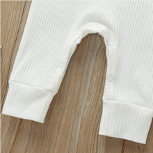 Laden Sie das Bild in den Galerie-Viewer, Baby Boy / Girl jumpsuit/ romper