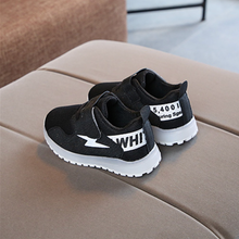 Laden Sie das Bild in den Galerie-Viewer, Kinder Kleinkind LED Sportschuhe