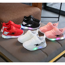 Laden Sie das Bild in den Galerie-Viewer, Kinder Kleinkind LED Sportschuhe