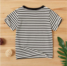 Laden Sie das Bild in den Galerie-Viewer, Toddler Boy striped T-shirt
