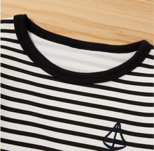 Laden Sie das Bild in den Galerie-Viewer, Toddler Boy striped T-shirt
