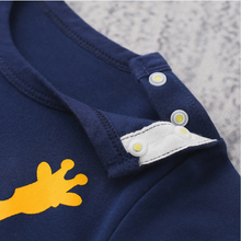 Laden Sie das Bild in den Galerie-Viewer, Baby Boy / Girl jumpsuit/ romper