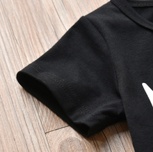 Laden Sie das Bild in den Galerie-Viewer, Baby Boy fashionable pants set