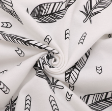 Laden Sie das Bild in den Galerie-Viewer, Stylish autumn leaves design long-sleeve Jumpsuit