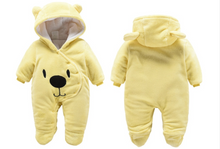 Laden Sie das Bild in den Galerie-Viewer, Bear design winter baby romper