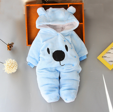 Laden Sie das Bild in den Galerie-Viewer, Bear design winter baby romper
