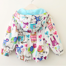 Laden Sie das Bild in den Galerie-Viewer, Baby Girls Cartoon print jacket