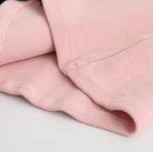 Laden Sie das Bild in den Galerie-Viewer, Girl's Rabbit rosa Sweatshirt