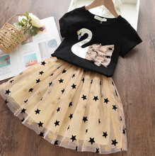 Laden Sie das Bild in den Galerie-Viewer, Star Applique Girls Dress