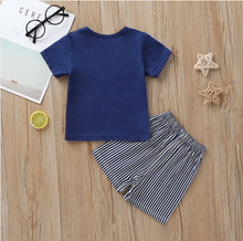 Laden Sie das Bild in den Galerie-Viewer, Whale Print Short-sleeve Tee and Striped Shorts Set