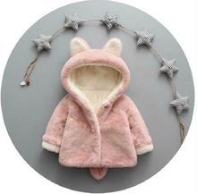 Laden Sie das Bild in den Galerie-Viewer, Solid Hooded 3D Ear and Tail Decor Baby Coat
