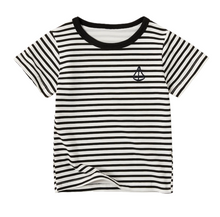 Laden Sie das Bild in den Galerie-Viewer, Toddler Boy striped T-shirt
