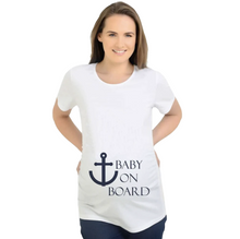 Laden Sie das Bild in den Galerie-Viewer, Maternity Baby on Board print T-shirt
